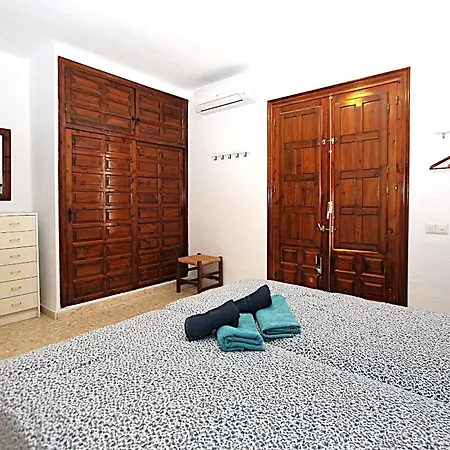 13 Calle Isabel *